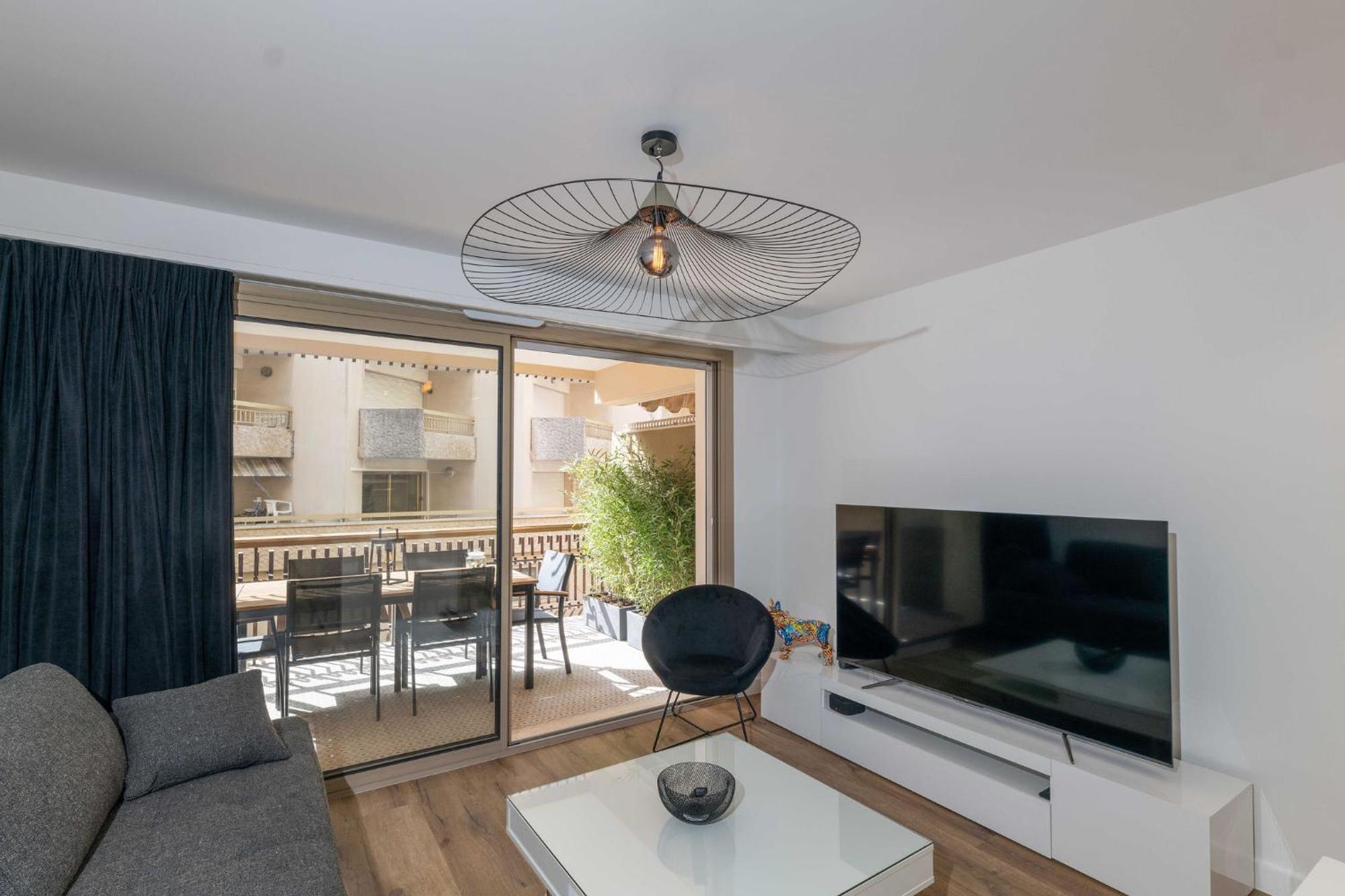 Somptueux Appartement 20M Plages Avec Vue Mer Antibes Exterior photo