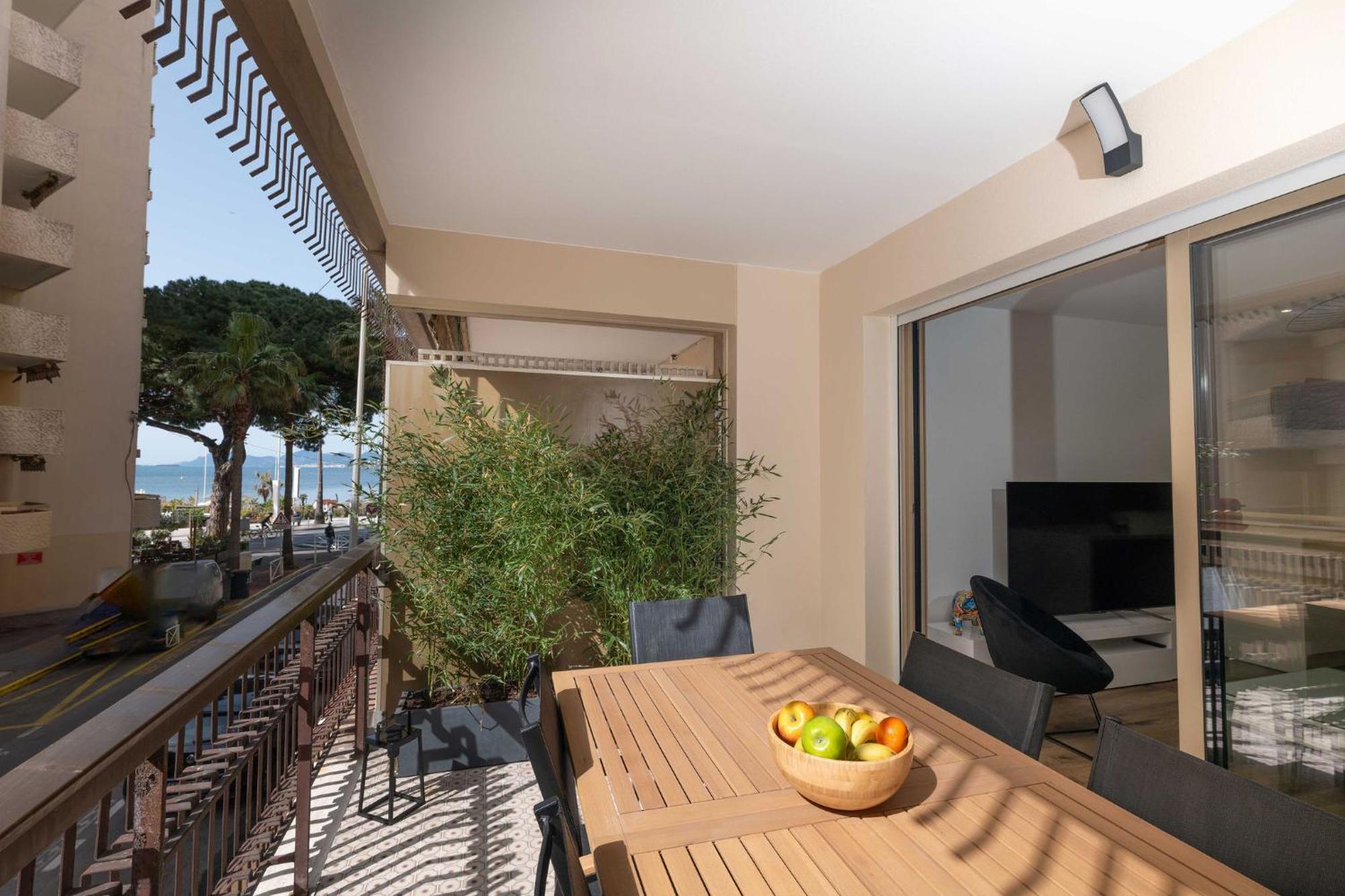 Somptueux Appartement 20M Plages Avec Vue Mer Antibes Exterior photo
