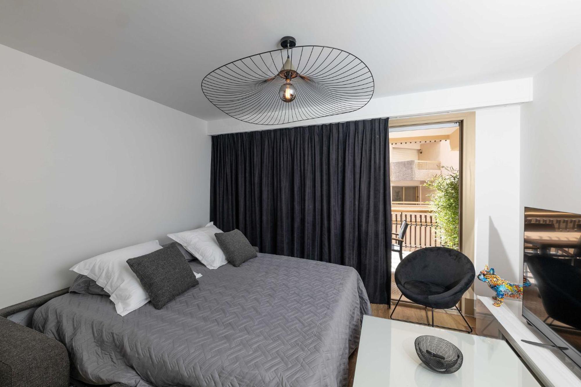 Somptueux Appartement 20M Plages Avec Vue Mer Antibes Exterior photo